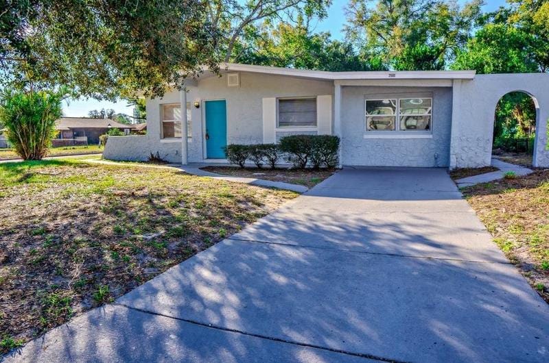 2500 Carver Ave, Orlando, FL 32810 - MLS O6175381 for Sale
