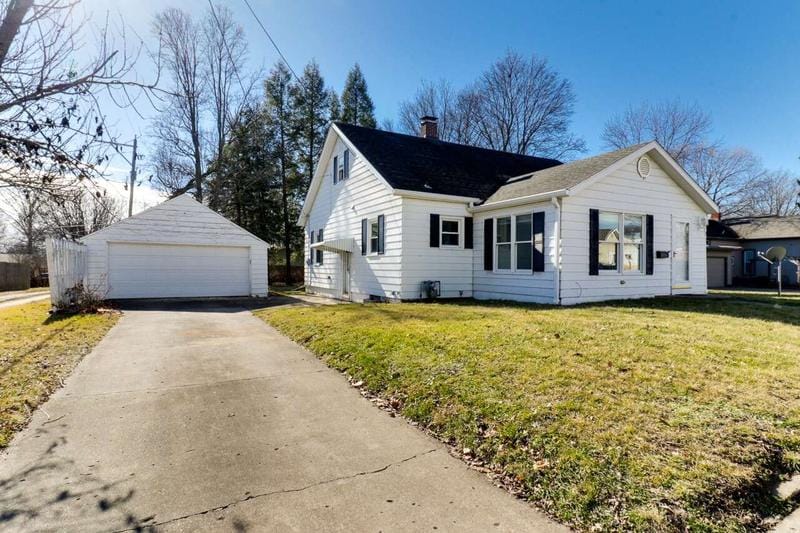 205 5th Street E, Mackinaw, IL 61755  624042338 for Sale