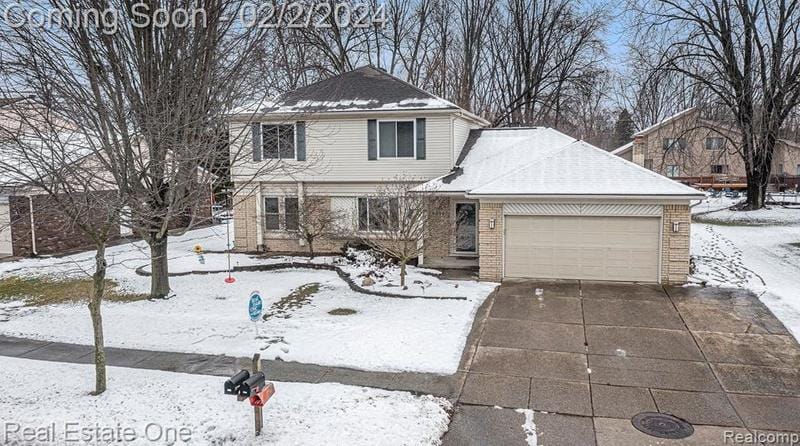 6896 Emerald Shores Dr, Troy, MI 48085 - MLS 20240006039 for Sale
