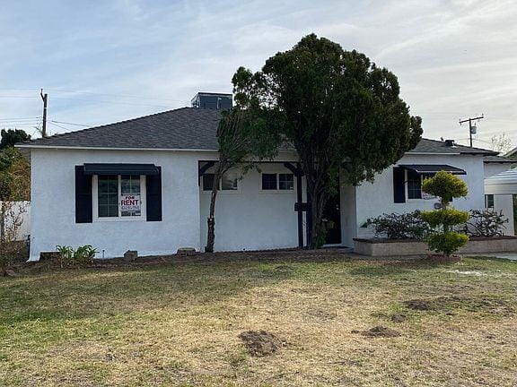 4/2 FOR RENT IN San Bernardino, CA#3353 Conejo Dr