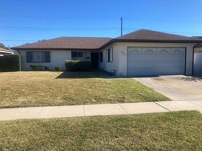 Nice 3/2 for rent in Santa Ana, CA #2521 S Rene Dr