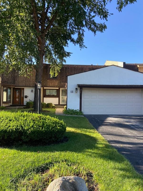 11 Stratford Court, Indian Head Park, IL 60525 for Sale