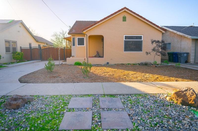 1211 California Ave, Los Banos, CA 93635 - MLS 224000505 for Sale