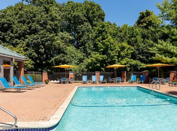 Vantage Pointe Apartments - 100 Vantage Terrace - Swampscott, MA Apartments for Rent