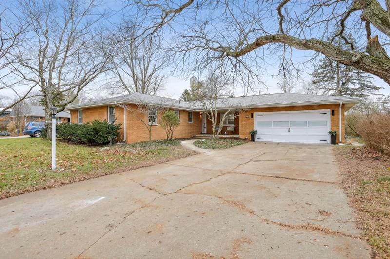 1207 Park Terrace Lane, Champaign, IL 61821 for Sale