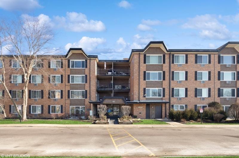 1127 S Old Wilke Rd #104, Arlington Heights, IL 60005 - MLS 11970777 for Sale