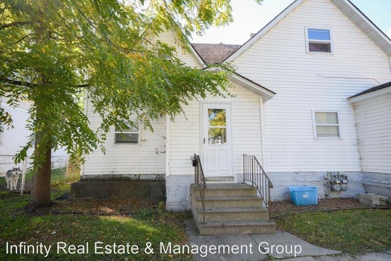 403 4th Ave NW - # 1  403 4th Ave NW for Sale