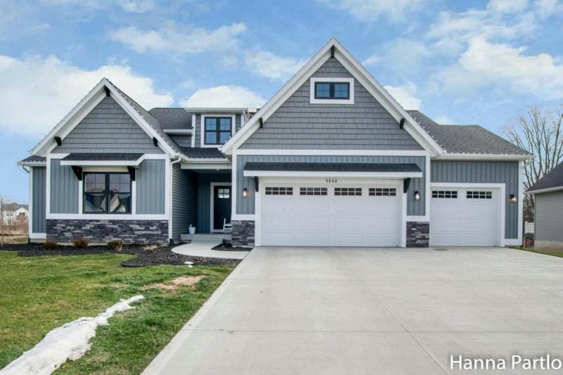 7252 BISCAYNE DR, Hudsonville, MI 49426 Single Family Residence For Sale  MLS# 24006714
