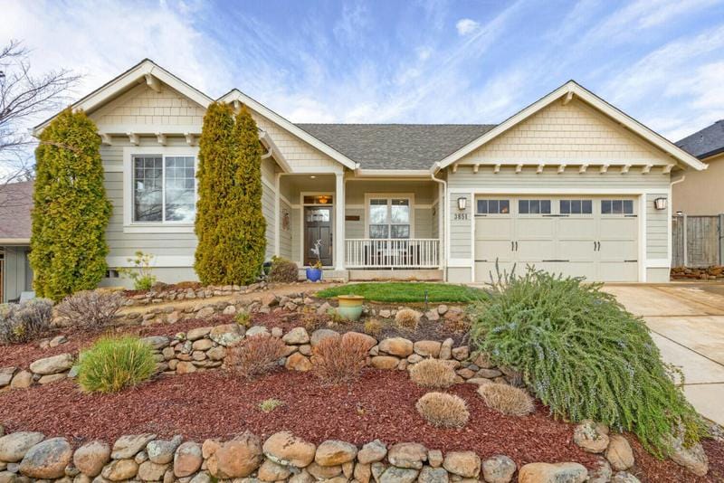 3851 CALLE VISTA DR, Medford, OR 97504 Single Family Residence For Sale  MLS# 220176325