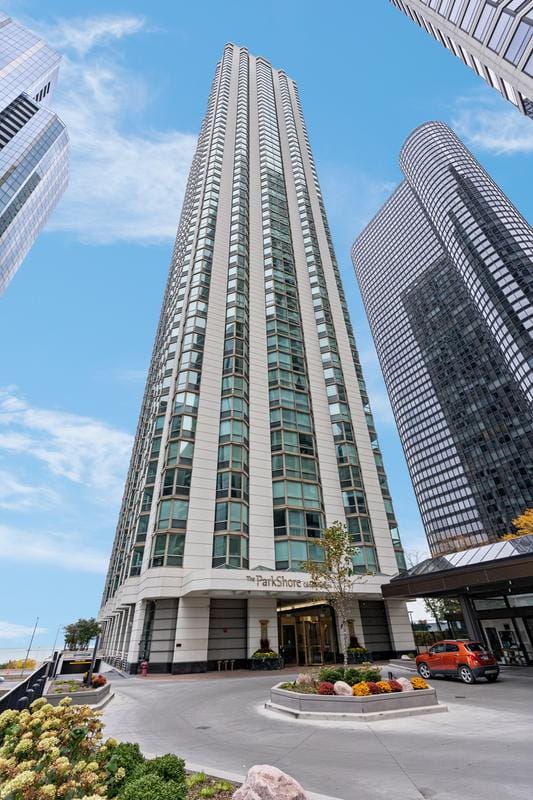 195 North Harbor Drive, Unit 1407, Chicago, IL 60601 for Sale