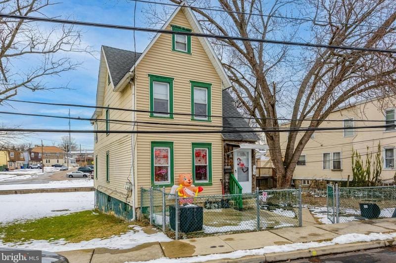 1313 Worrall St, Crum Lynne, PA 19022 - MLS PADE2060222 for Sale