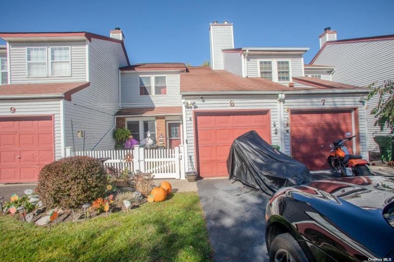 8 Braddock Court, Unit 1, Coram, NY 11727 for Sale