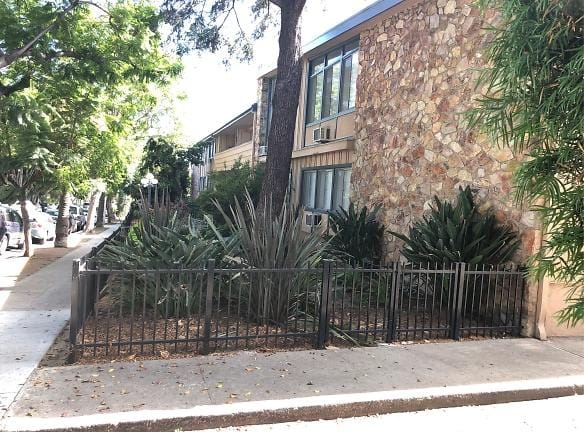 Havenhurst Apartments - 1253 Havenhurst Dr - West Hollywood, CA Apartments for Rent