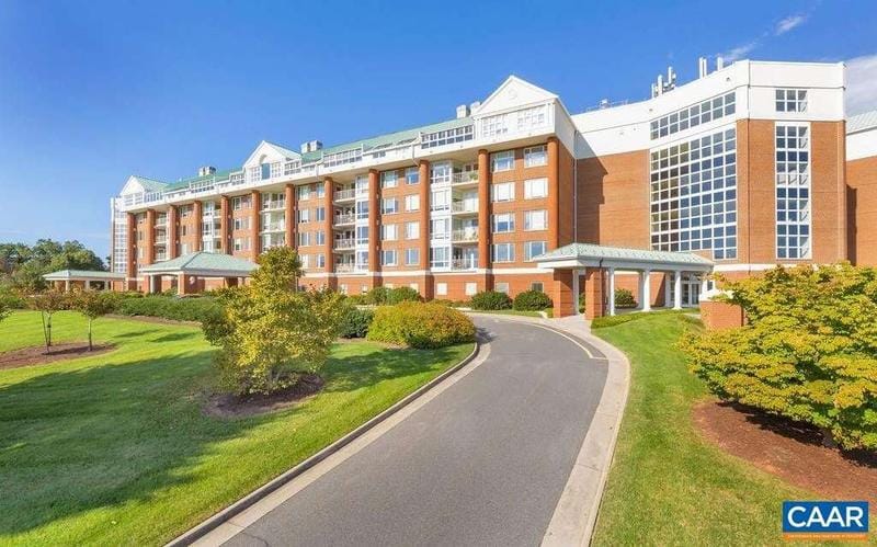 500 CRESTWOOD DR 2108, CHARLOTTESVILLE, VA 22903  622202317 for Sale