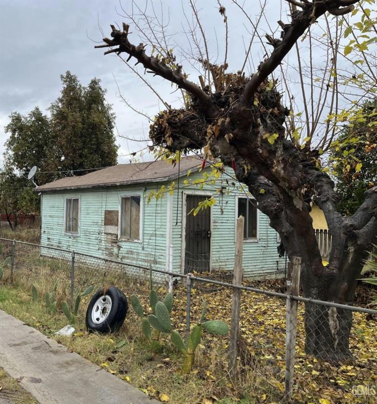 10906 SAN GORGONIO ST, Lamont, CA 93241 Single Family Residence For Sale  MLS# 202400972