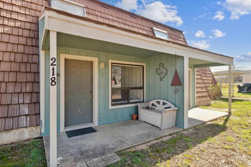 218 BIG OAKS DR, Kingsland, TX 78639 Townhouse For Sale  MLS# 167342