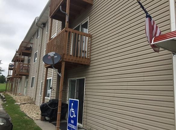 Bear Creek Apartments - 14455 Harrison St - Omaha, NE Apartments for Rent