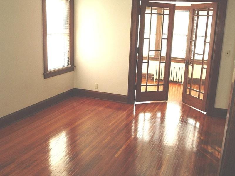 Minneapolis, MN - Up/Dn Duplex - $1,182.00 Available June 2023  3509 11Th Ave S for Sale