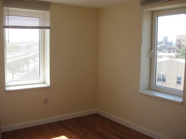 14292817  962 Willoughby Ave for Sale