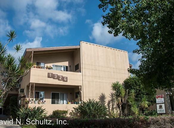 1326 N Columbus Ave - Glendale, CA 91202 - Home For Rent