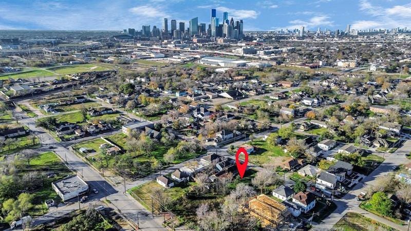 2010 Davis Street, Houston, TX 77026 for Sale