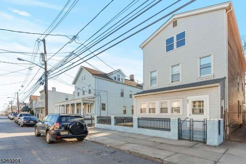 132 E Jersey St, Elizabeth, NJ 07206  624295231 for Sale