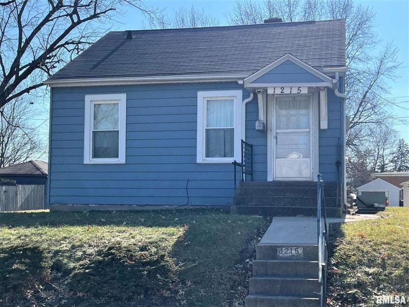 1215 E CENTRAL PARK Avenue, Davenport, IA 52803  624509873 for Sale
