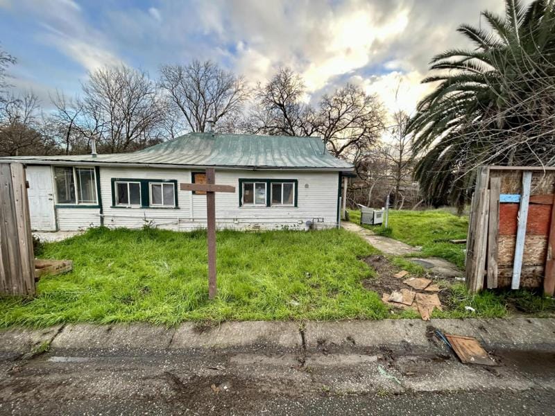 322 JACKSON ST, Red Bluff, CA 96080 Single Family Residence For Sale  MLS# 24-526
