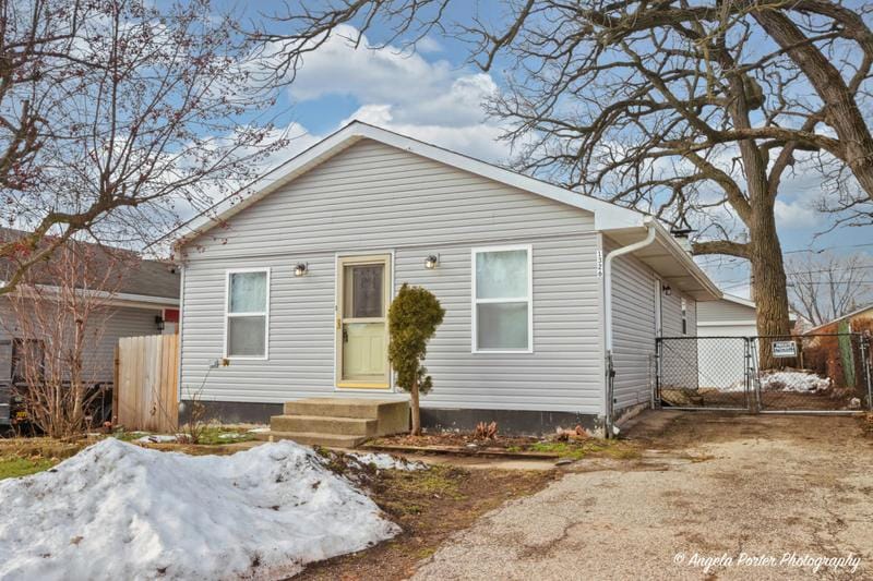 1326 N OAK AVE, Round Lake Beach, IL 60073 Single Family Residence For Sale  MLS# 11958512
