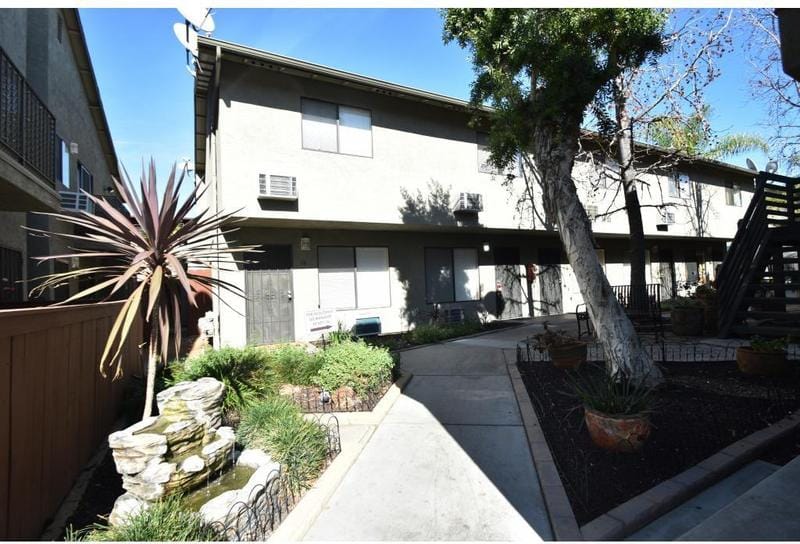 2 Bedroom 1 Bath Apartment  Ridgewood Court Townhomes for Sale