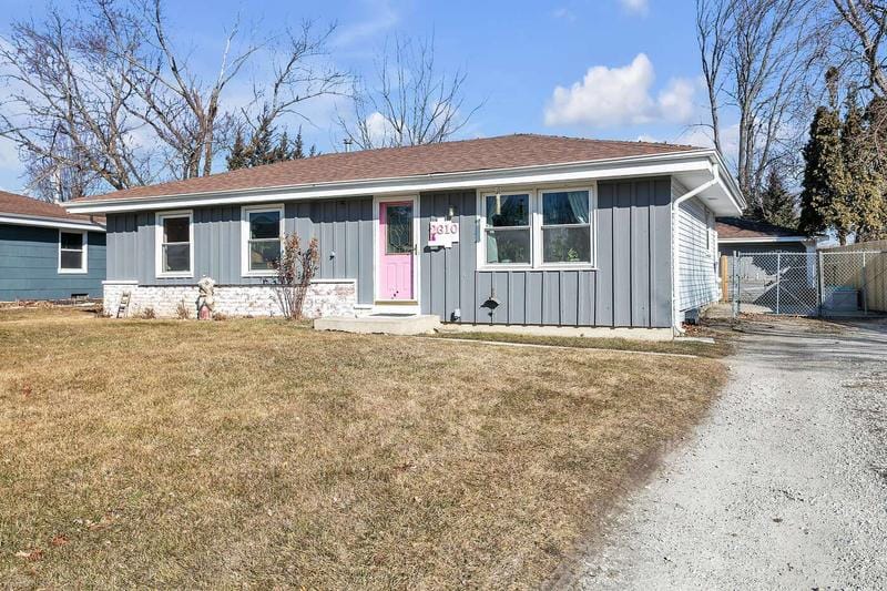 2610 Iris Ct, Racine, WI 53402  623888584 for Sale
