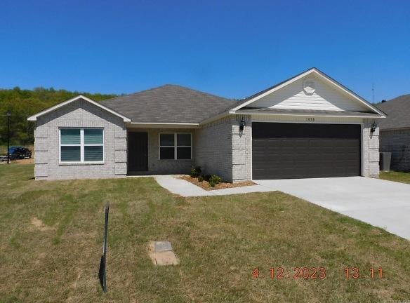 1050 Rockwell Dr - Conway, AR 72032 - Home For Rent