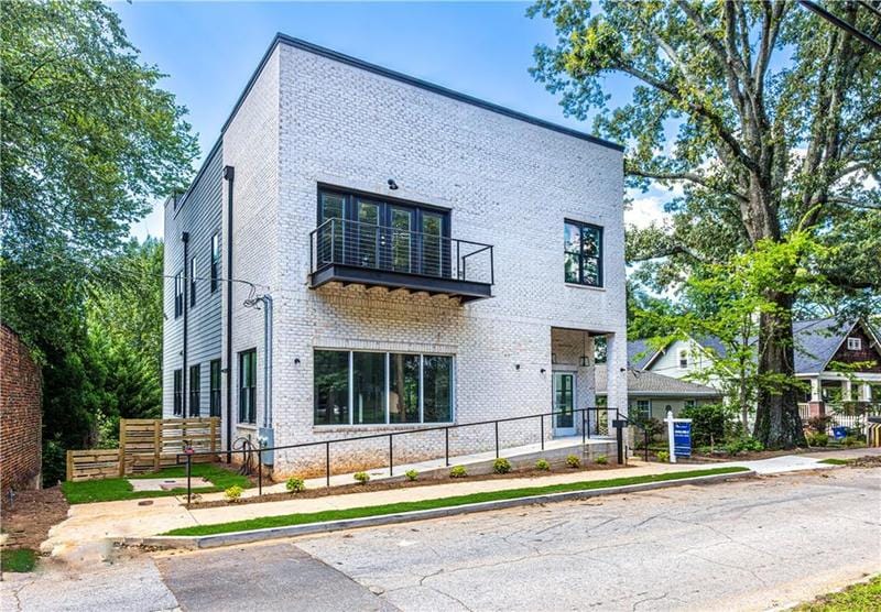 1529 Oakview Road, Decatur, GA 30030 for Sale