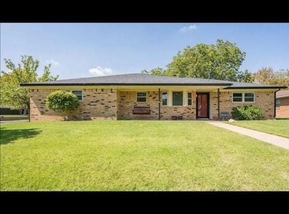 5122 Shawnee Trail - Amarillo, TX 79109 - Home For Rent