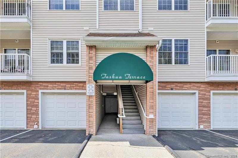 22122 Arganese Place, Trumbull, CT 06611 for Sale