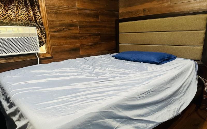 Furnished Jamaica, Queens room for rent in 1 Bedroom, Apartment for 1300 per month. Room ID 4738735