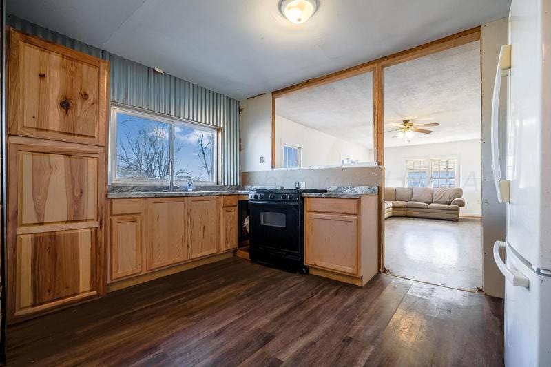 413 Bowie Avenue, Tulia, TX 79088 for Sale