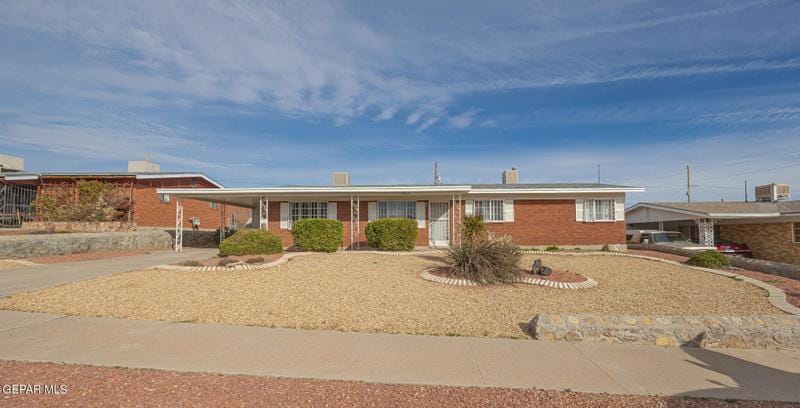 3913 Titanic Avenue, El Paso, TX 79904 for Rent