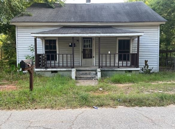 8 Hammett St - Laurens, SC 29360 - Home For Rent
