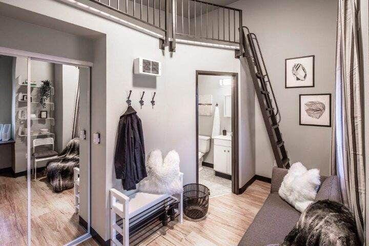 Rental listing in University District, Seattle Area. Contact the landlord or property manager direct about rental.
