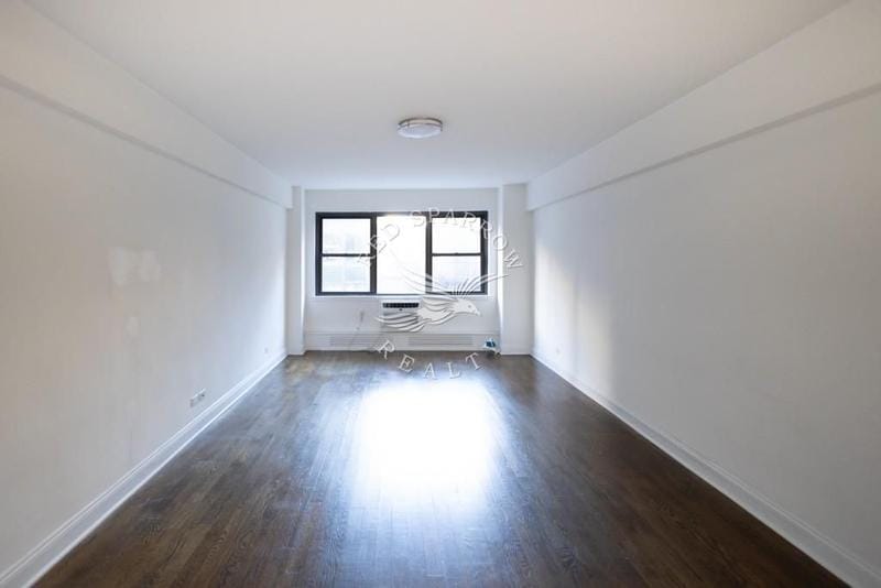 Rental listing in Upper East Side, Manhattan. Contact the landlord or property manager direct about rental.