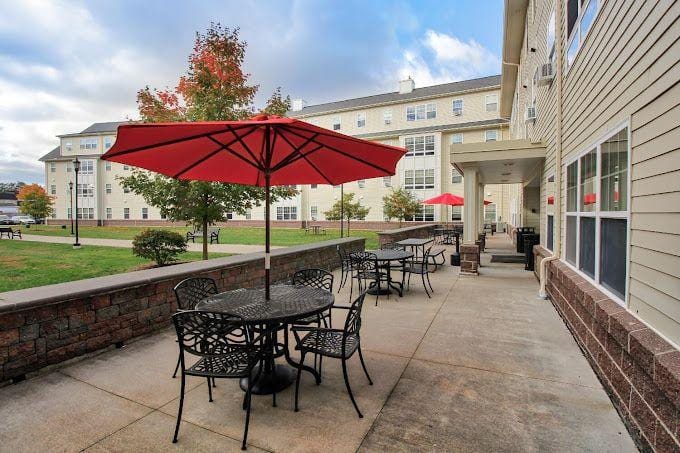 Furnished Plattsburgh, Clinton County room for rent in 4 Bedrooms, Apartment for 595 per month. Room ID 4738877