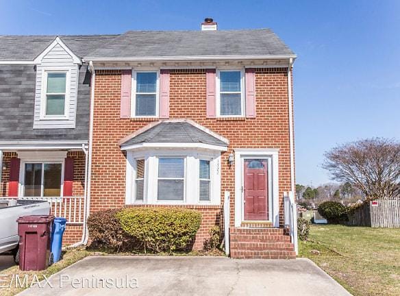 1722 Volvo Pkwy - Chesapeake, VA 23320 - Home For Rent