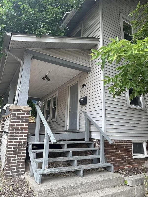 Rental listing in Urbana, Champaign County. Contact the landlord or property manager direct about rental.