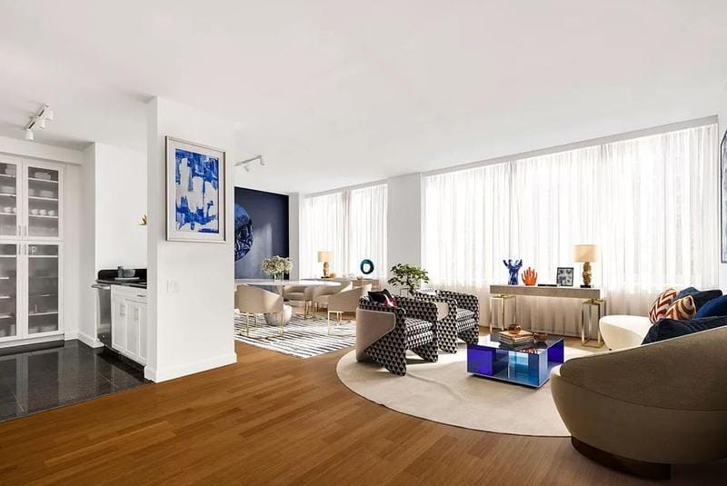 Rental listing in Midtown-West, Manhattan. Contact the landlord or property manager direct about rental.