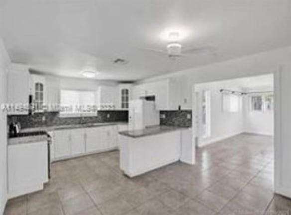 6770 Branch St - Hollywood, FL 33024 - Home For Rent