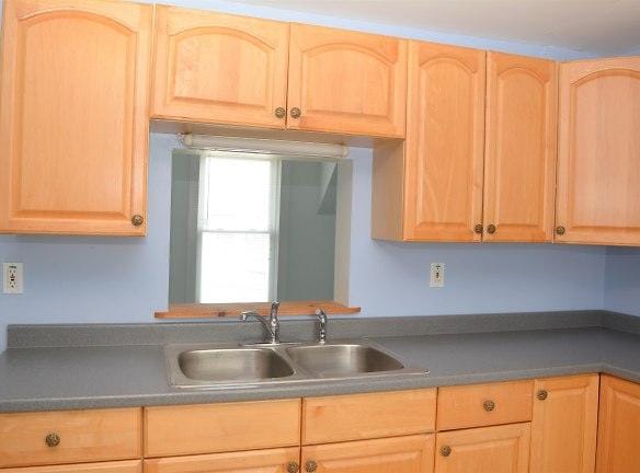 7 Clark St #2 - Lebanon, NH 03766 - Home For Rent