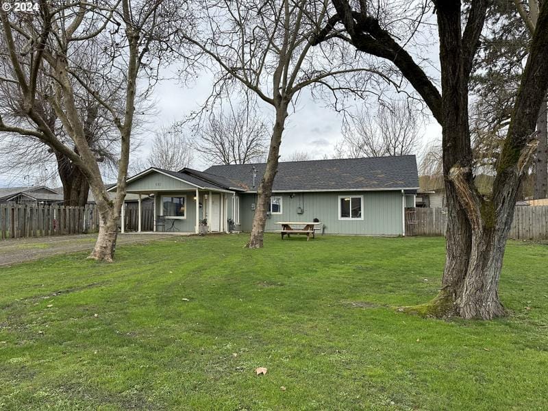206 ERVIN AVE, Roseburg OR 97471 for Sale