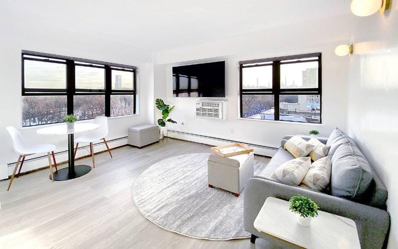 Rental listing in Upper West Side, Manhattan. Contact the landlord or property manager direct about rental.