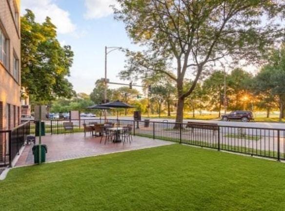 1303 W Estes Ave - Chicago, IL 60626 - Home For Rent